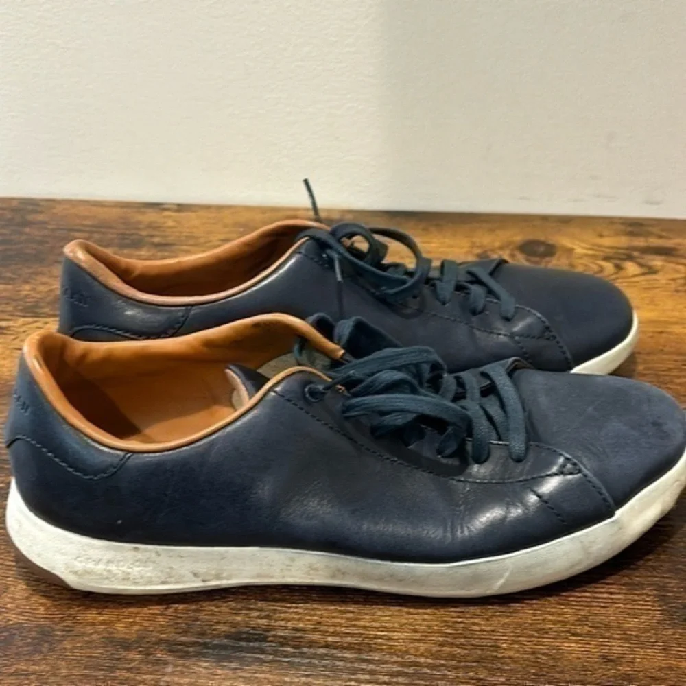 Cole Haan mens Grand Pro Sneaker  leather blue size 10.5